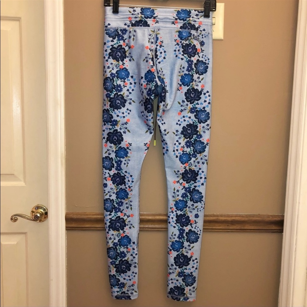 The Upside Denim Dahlia Leggings - Picture 4 of 5